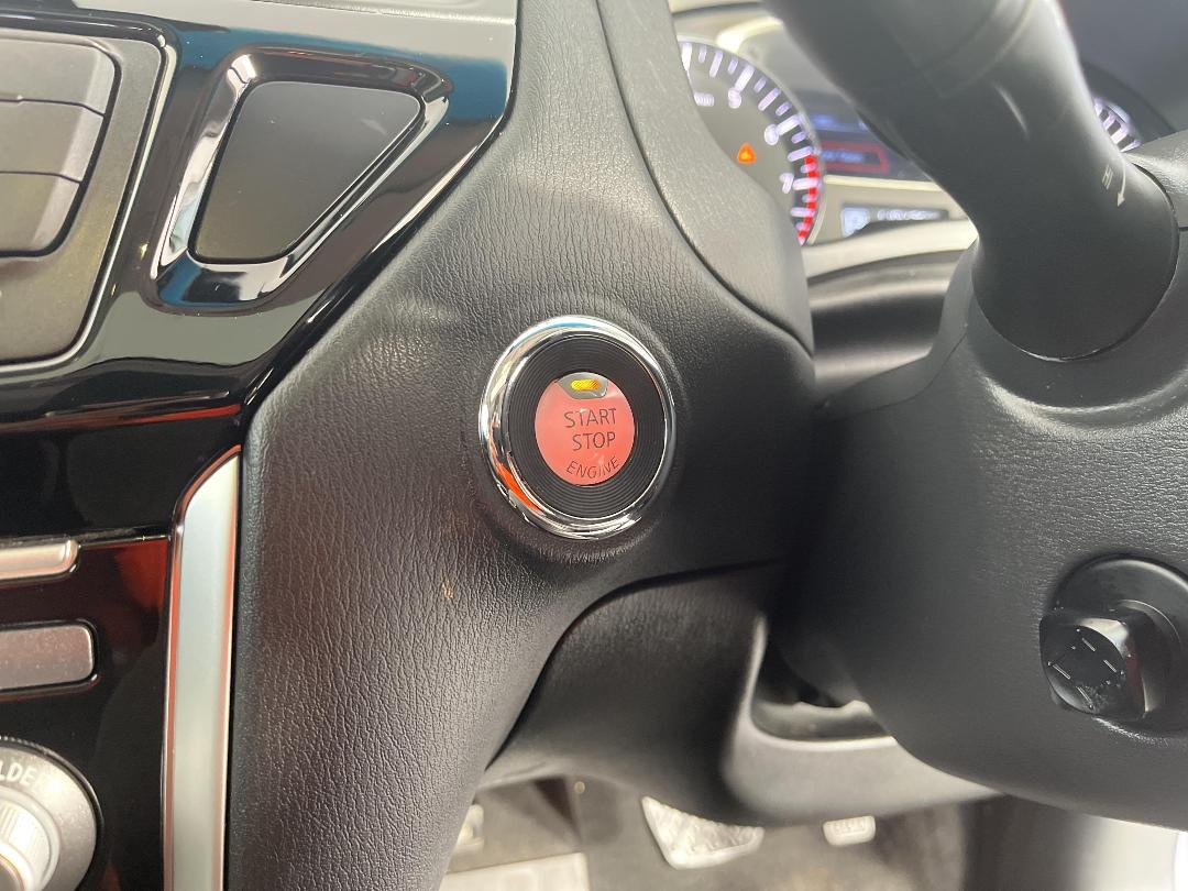 Photo '32' of Nissan Pathfinder Photo '32' of Nissan Pathfinder