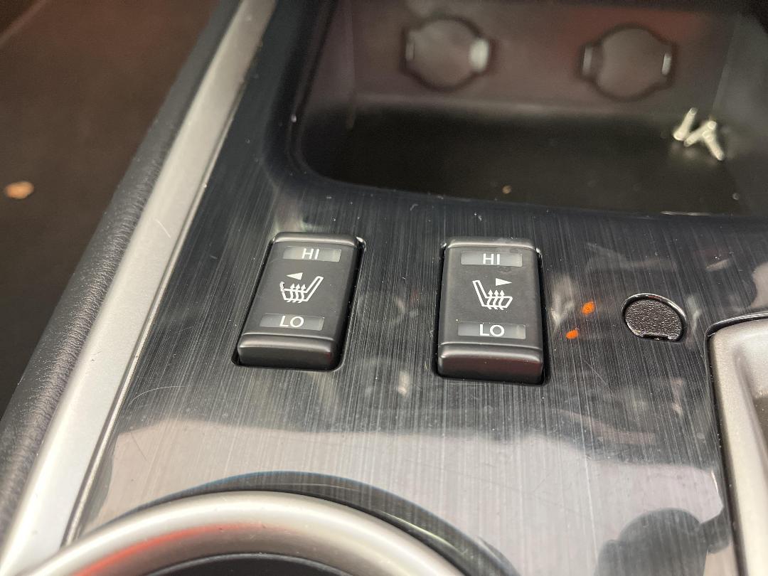 Photo '34' of Nissan Pathfinder Photo '34' of Nissan Pathfinder