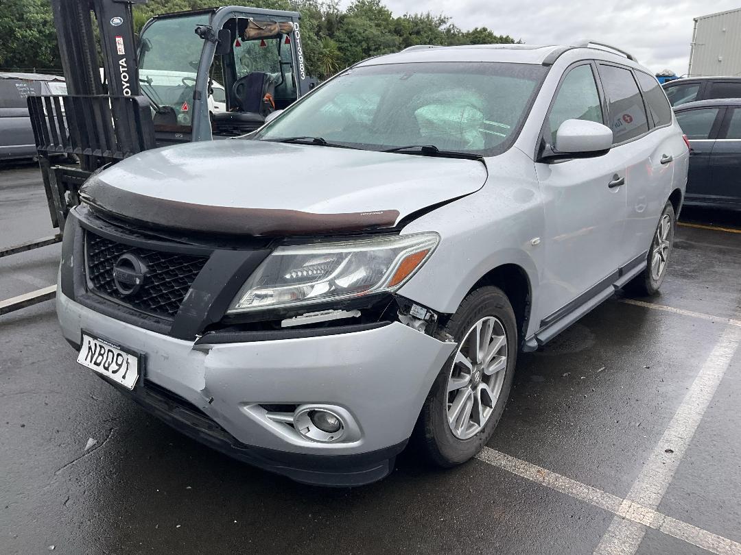 Photo '2' of Nissan Pathfinder TI Photo '2' of Nissan Pathfinder TI