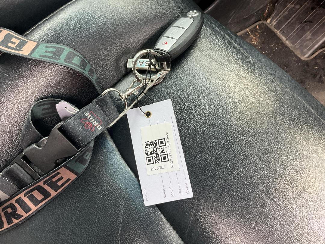 Photo '12' of Nissan Pathfinder TI Photo '12' of Nissan Pathfinder TI