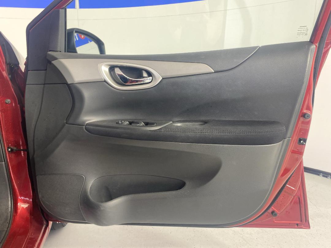 Photo '15' of Nissan Pulsar Photo '15' of Nissan Pulsar