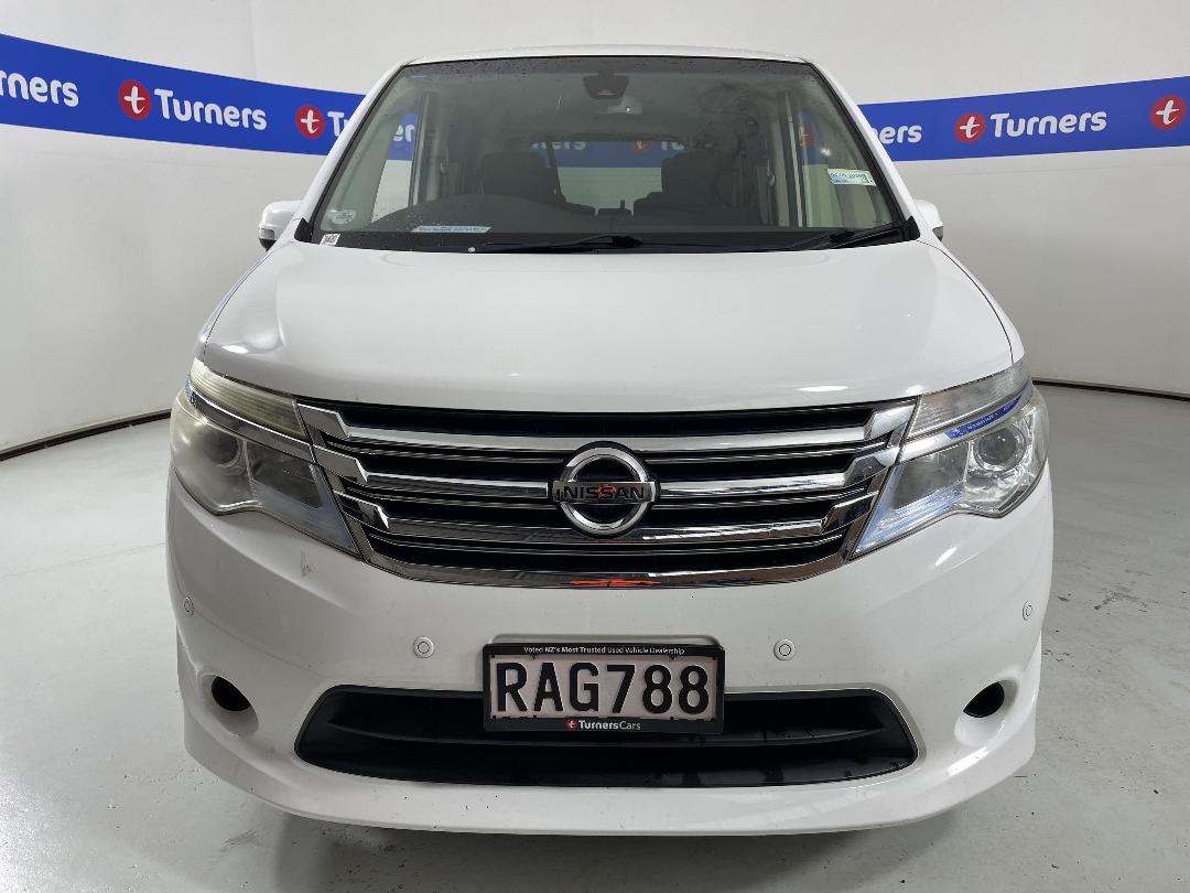 Photo '2' of Nissan Serena