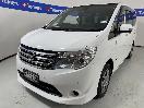 Thumbnail '4' of Nissan Serena