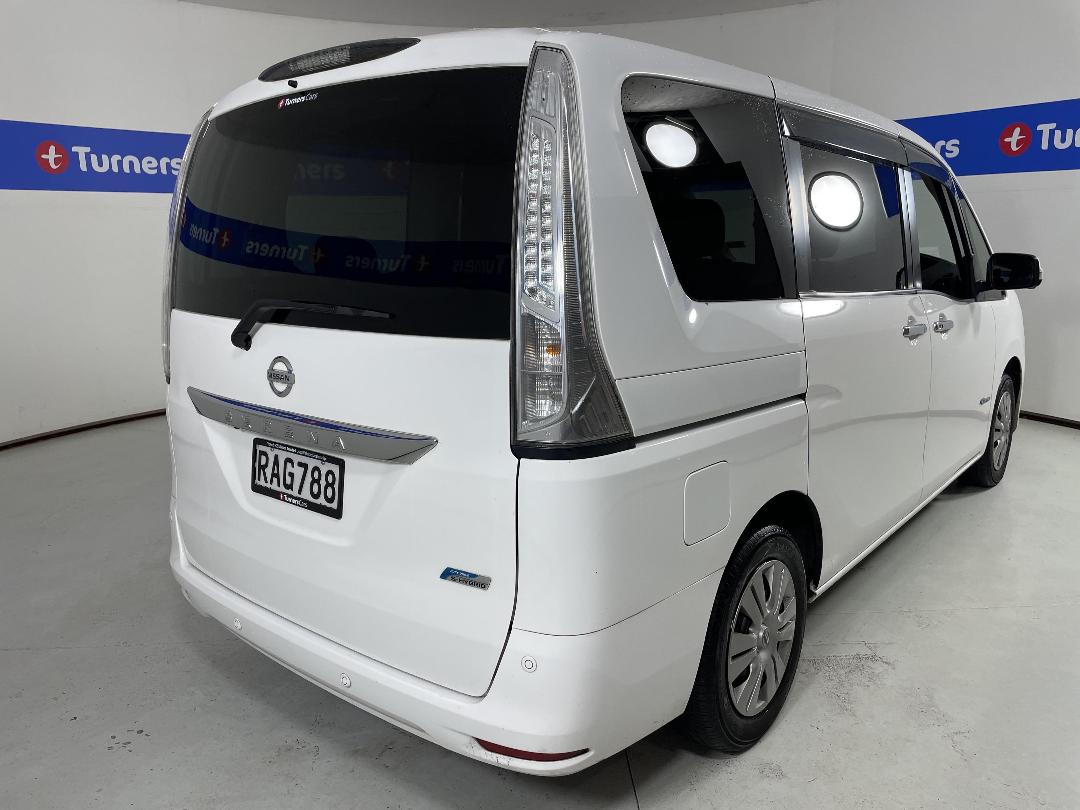 Photo '7' of Nissan Serena