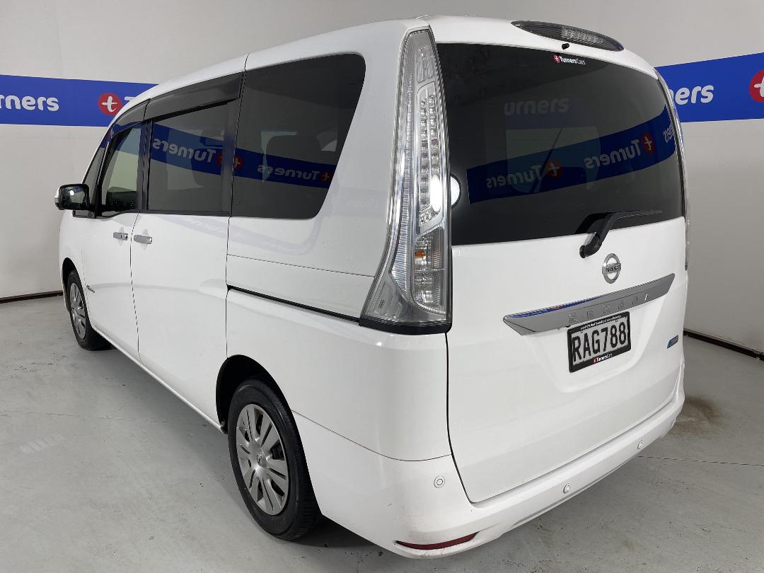 Photo '5' of Nissan Serena