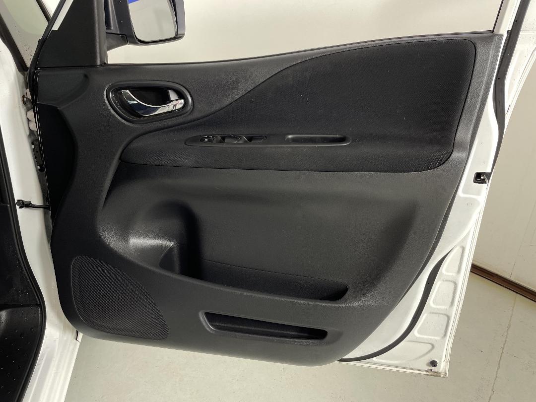 Photo '15' of Nissan Serena