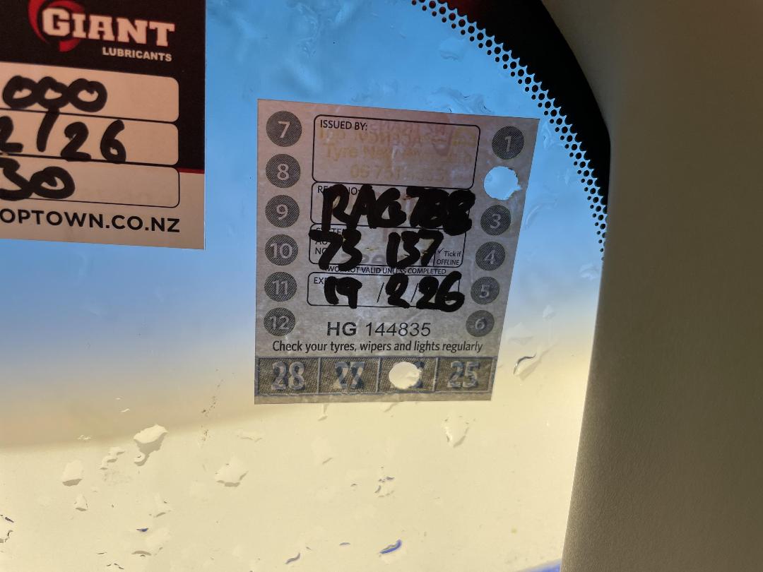 Photo '23' of Nissan Serena