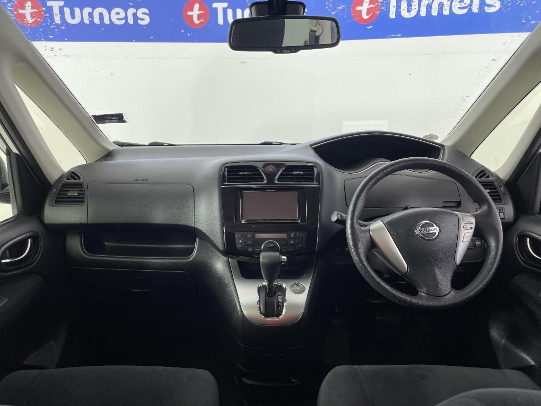 Photo '17' of Nissan Serena