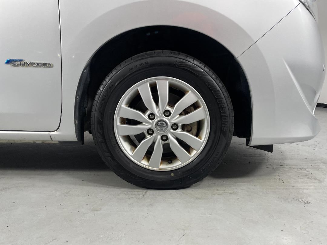 Photo '9' of Nissan Serena