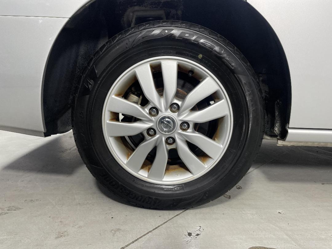 Photo '12' of Nissan Serena