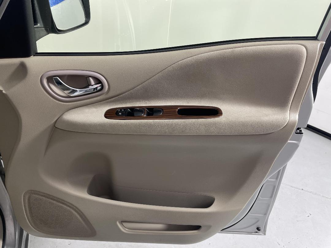 Photo '15' of Nissan Serena