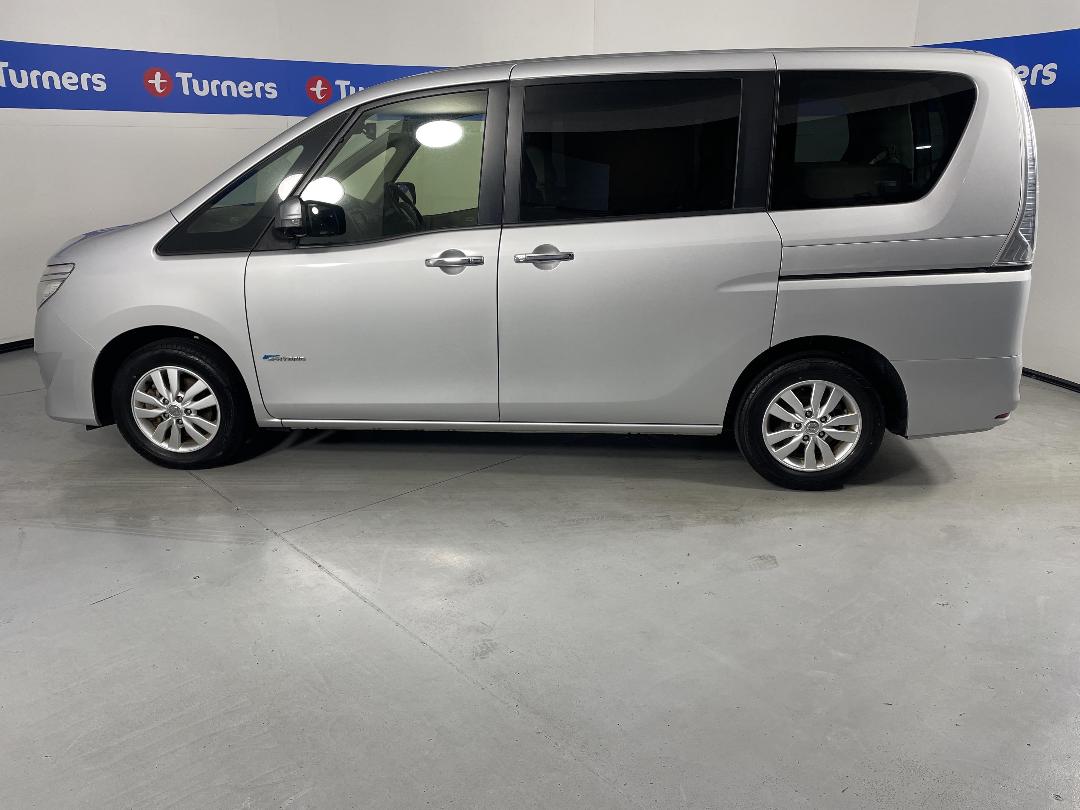 Photo '23' of Nissan Serena