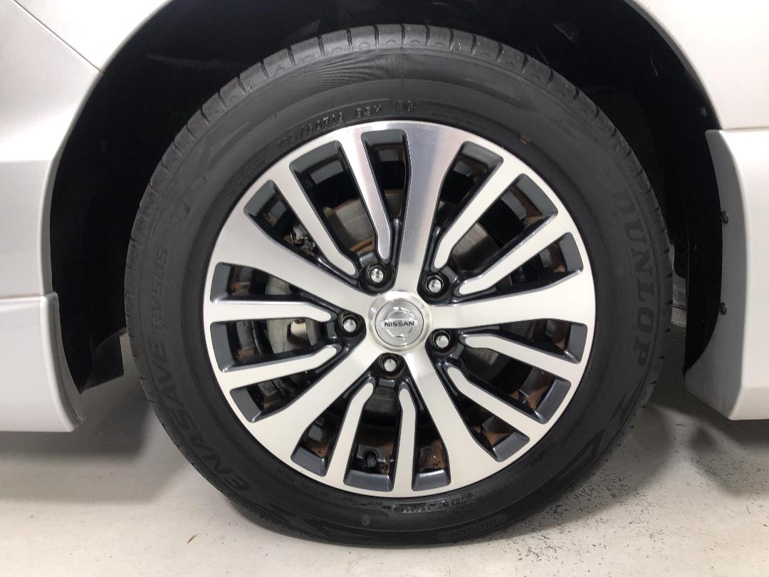 Photo '10' of Nissan Serena