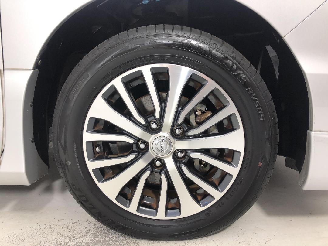 Photo '9' of Nissan Serena