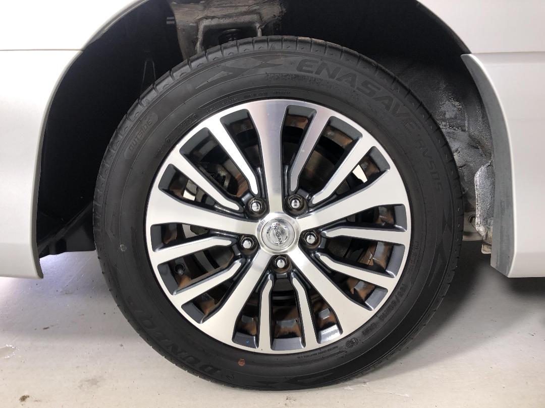 Photo '12' of Nissan Serena