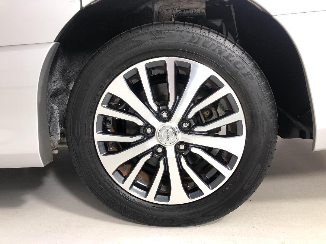 Photo '11' of Nissan Serena