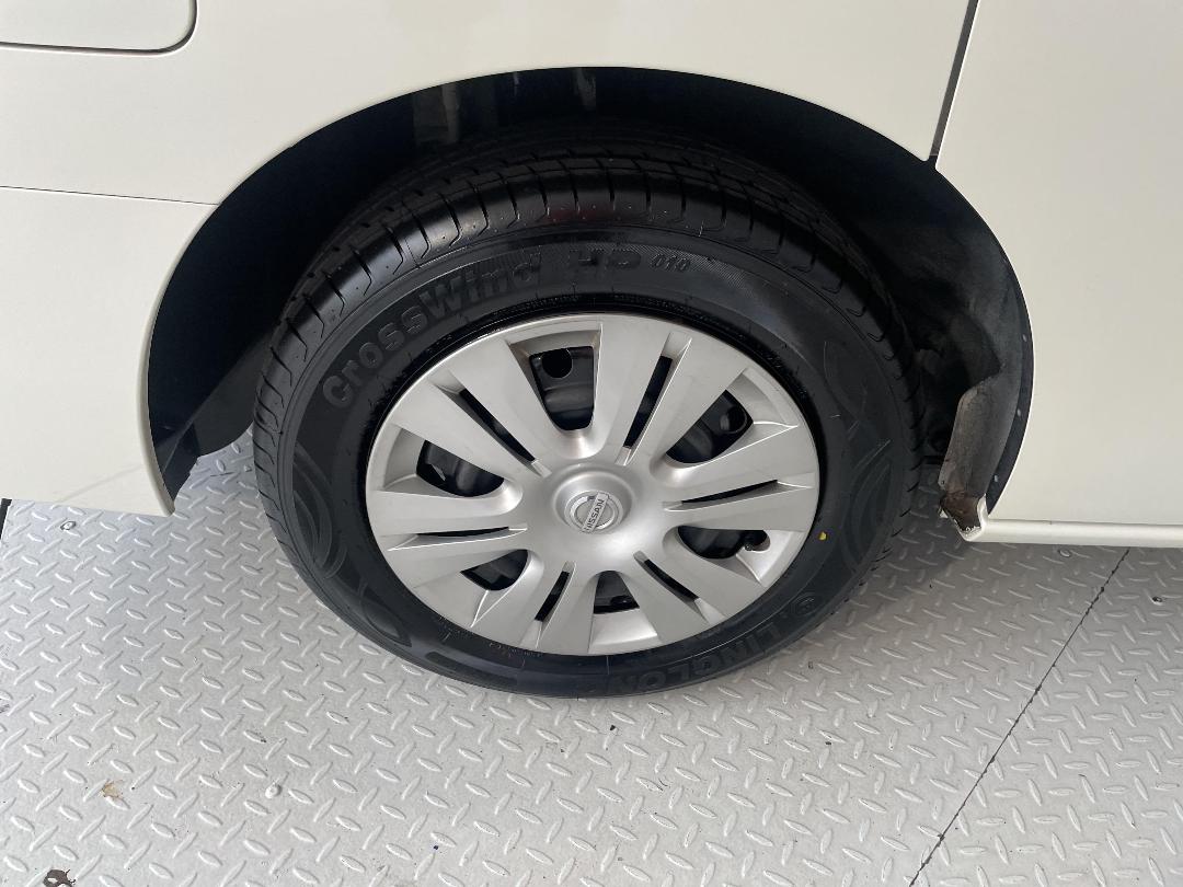 Photo '12' of Nissan Serena