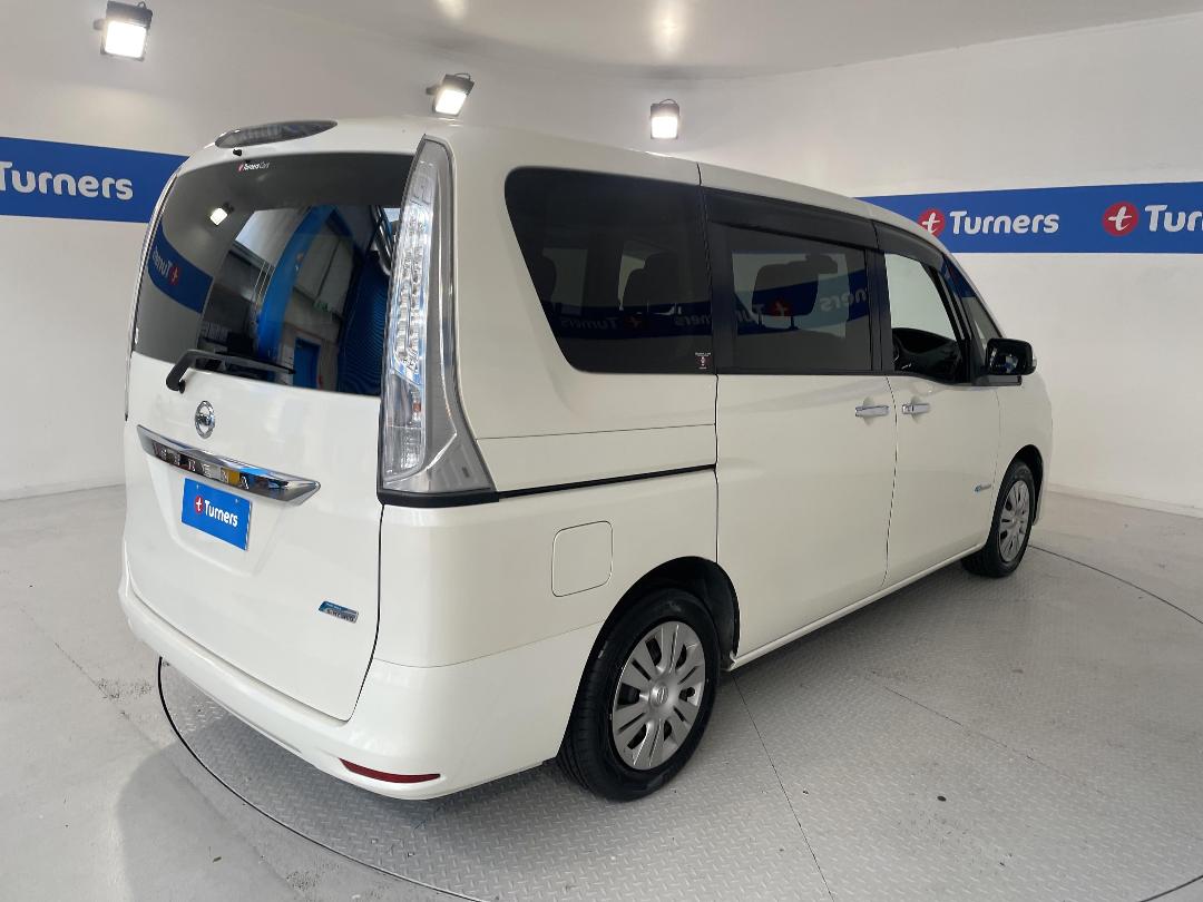 Photo '7' of Nissan Serena