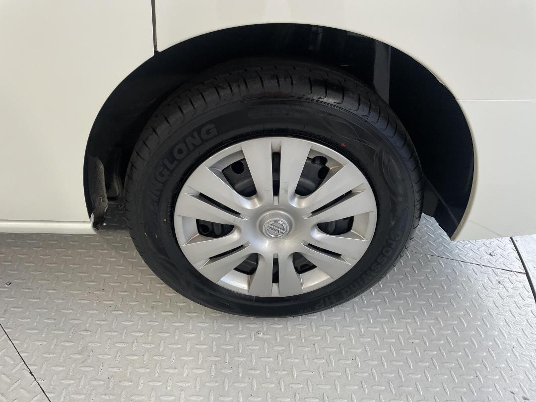 Photo '11' of Nissan Serena