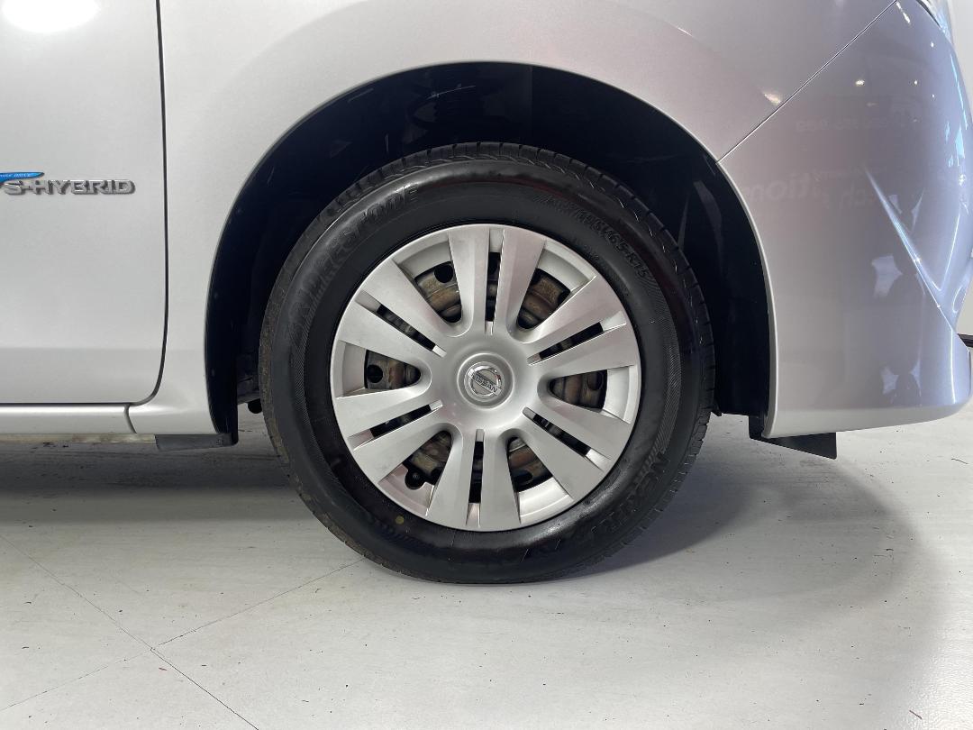 Photo '9' of Nissan Serena Photo '9' of Nissan Serena