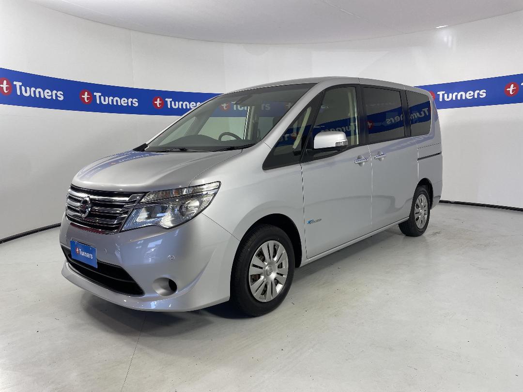 Photo '4' of Nissan Serena Photo '4' of Nissan Serena