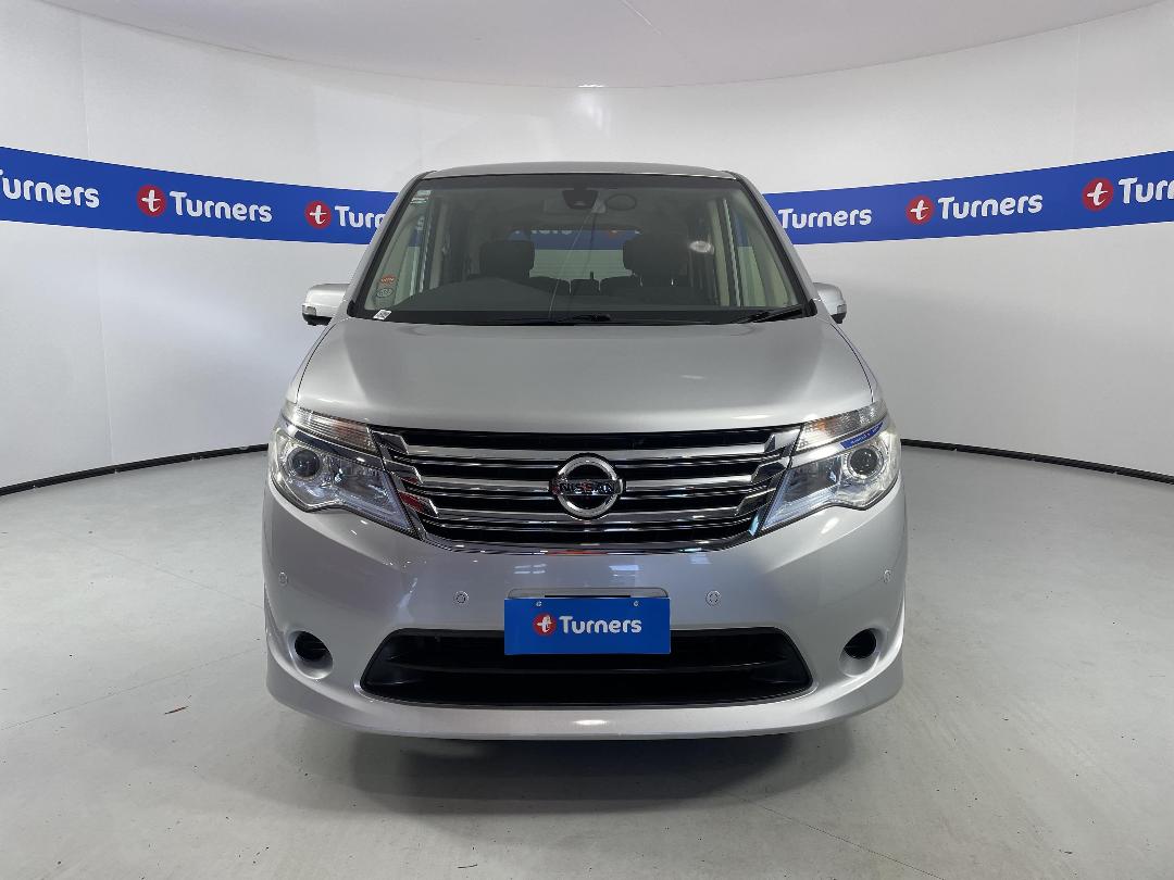 Photo '2' of Nissan Serena Photo '2' of Nissan Serena