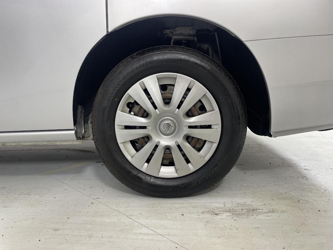 Photo '11' of Nissan Serena Photo '11' of Nissan Serena