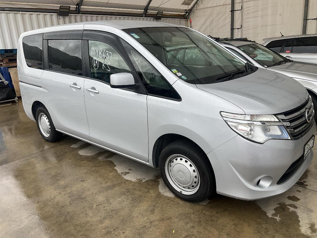 Photo '6' of Nissan Serena Photo '6' of Nissan Serena