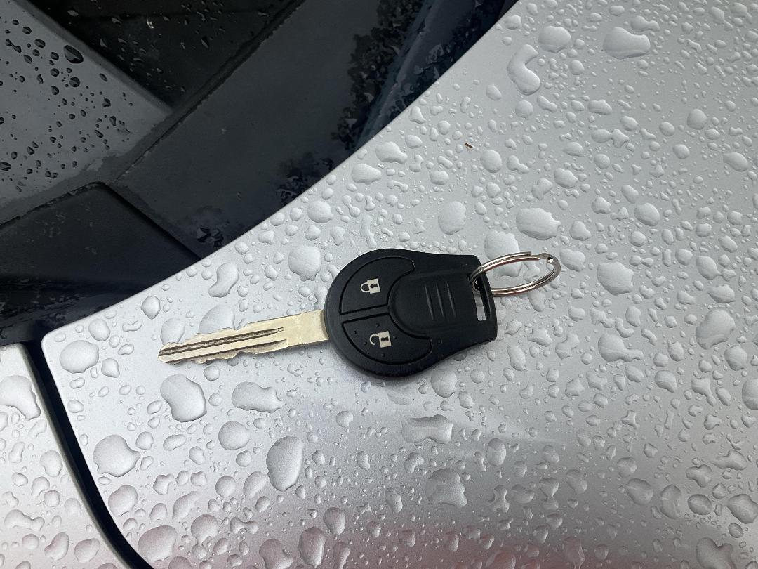 Photo '7' of Nissan Serena Photo '7' of Nissan Serena