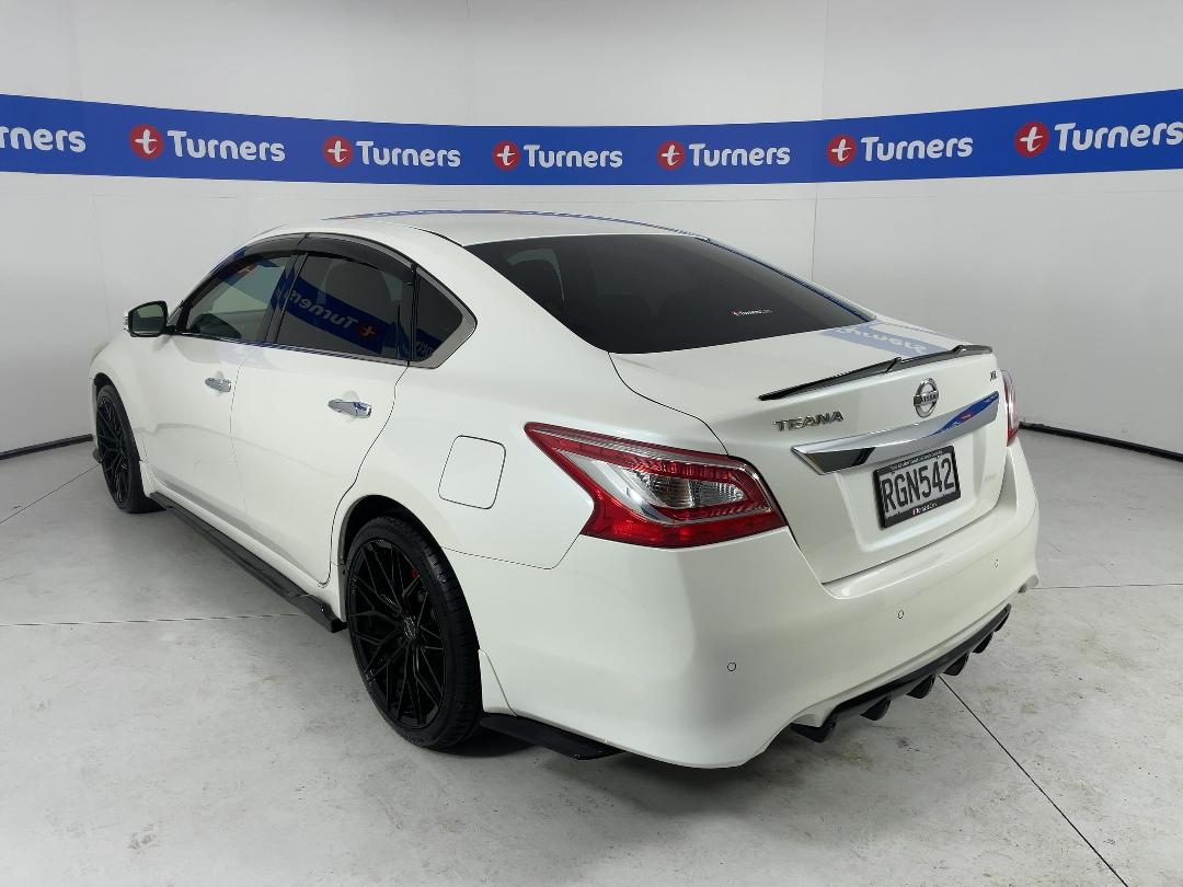 Photo '5' of Nissan Teana Photo '5' of Nissan Teana