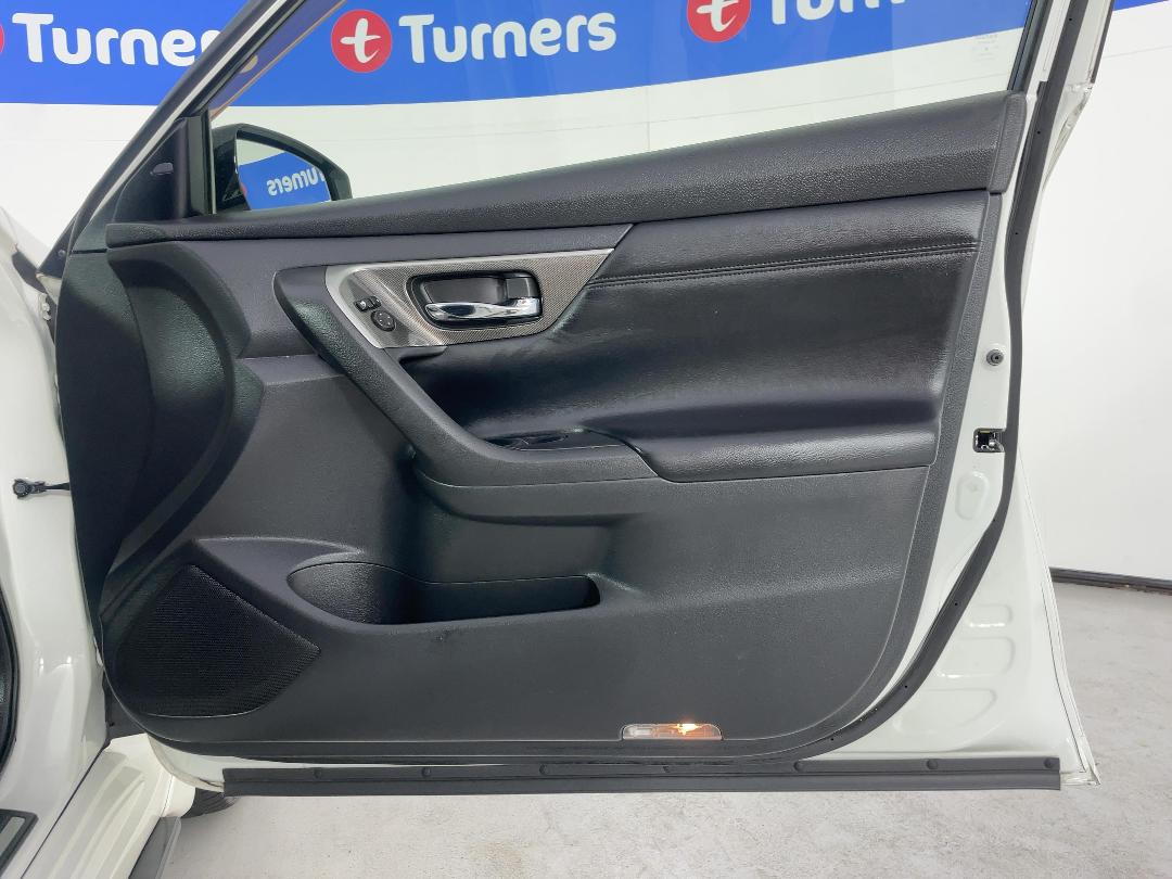 Photo '15' of Nissan Teana Photo '15' of Nissan Teana