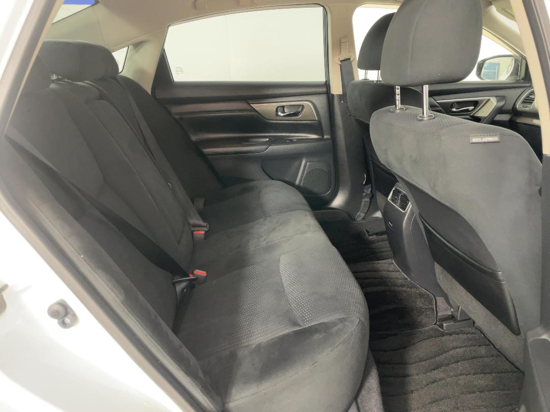 Photo '20' of Nissan Teana Photo '20' of Nissan Teana