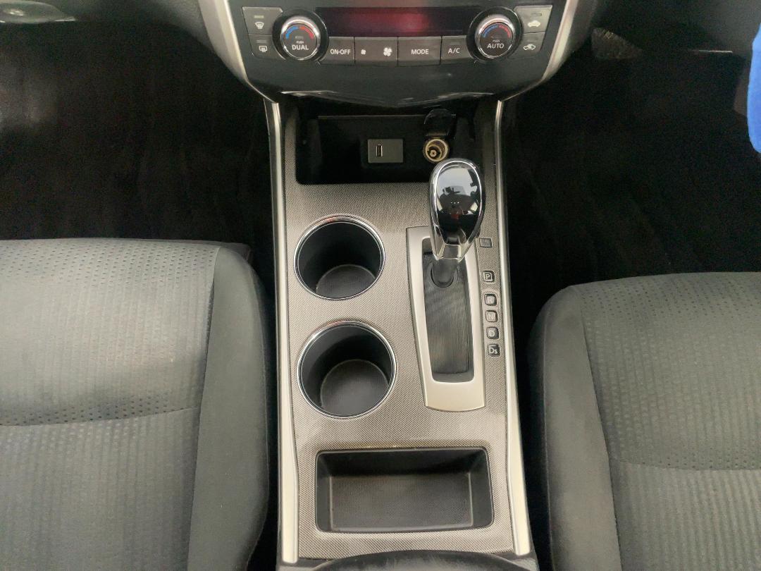 Photo '18' of Nissan Teana Photo '18' of Nissan Teana