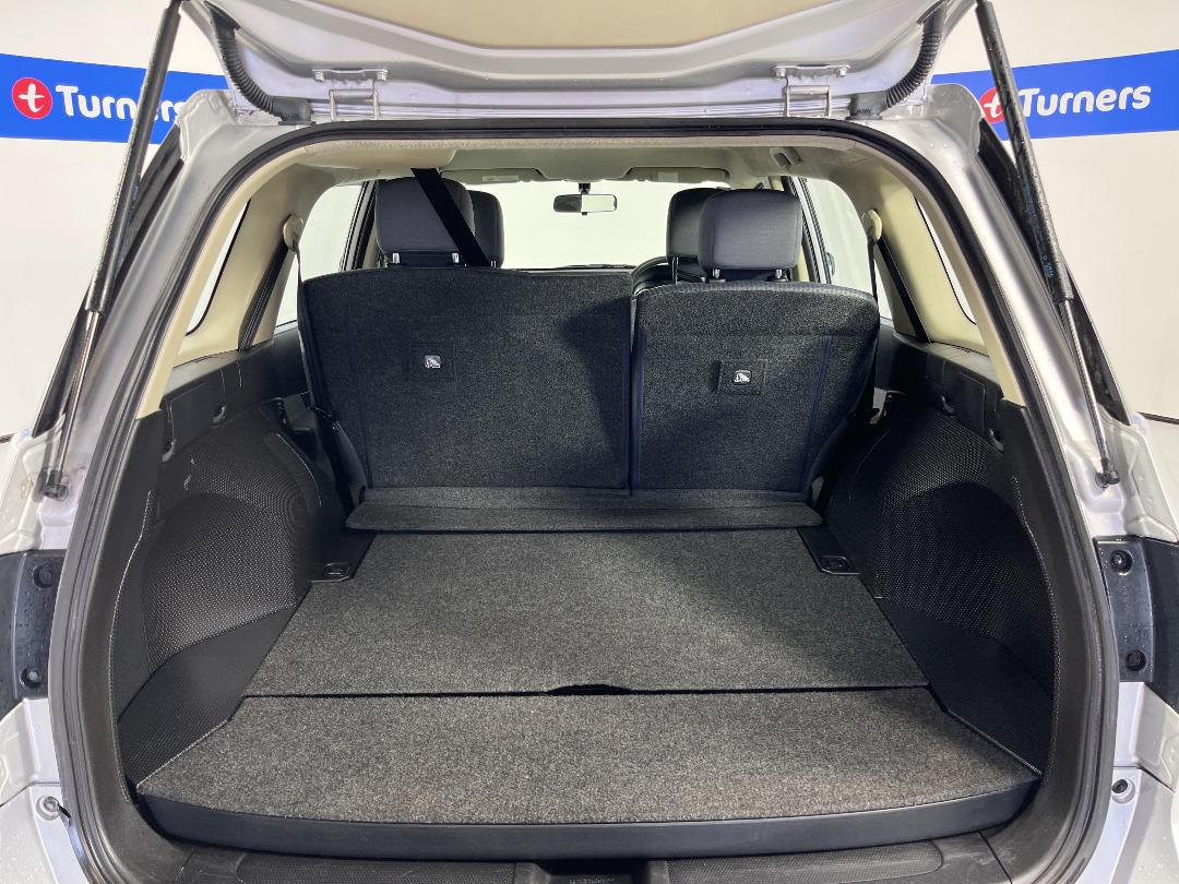 Photo '14' of Nissan Wingroad