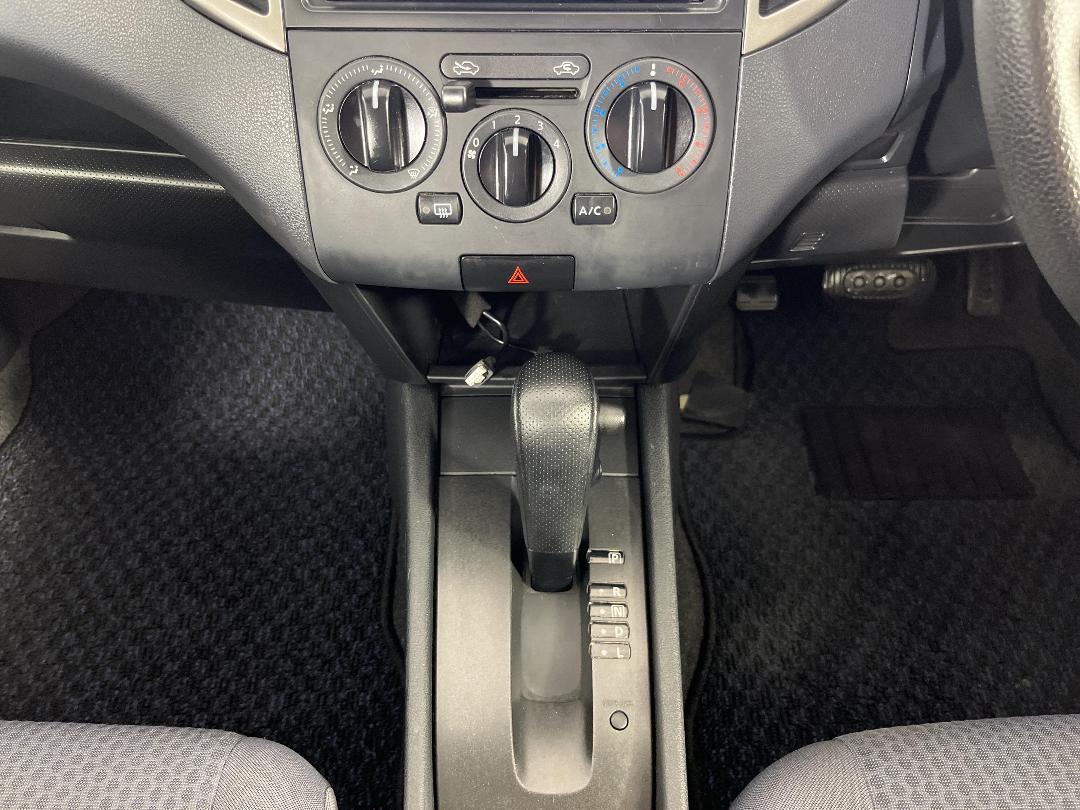 Photo '18' of Nissan Wingroad