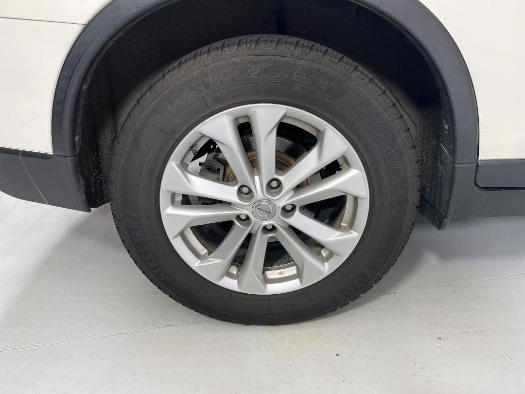 Photo '12' of Nissan X-Trail