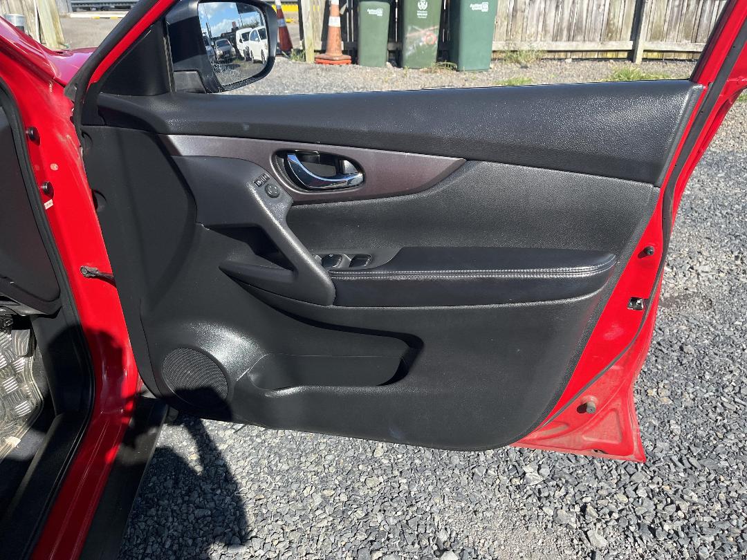 Photo '13' of Nissan X-Trail ST-L