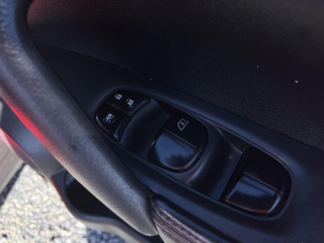 Photo '24' of Nissan X-Trail ST-L