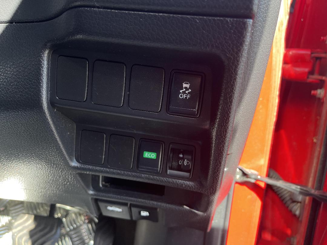 Photo '28' of Nissan X-Trail ST-L