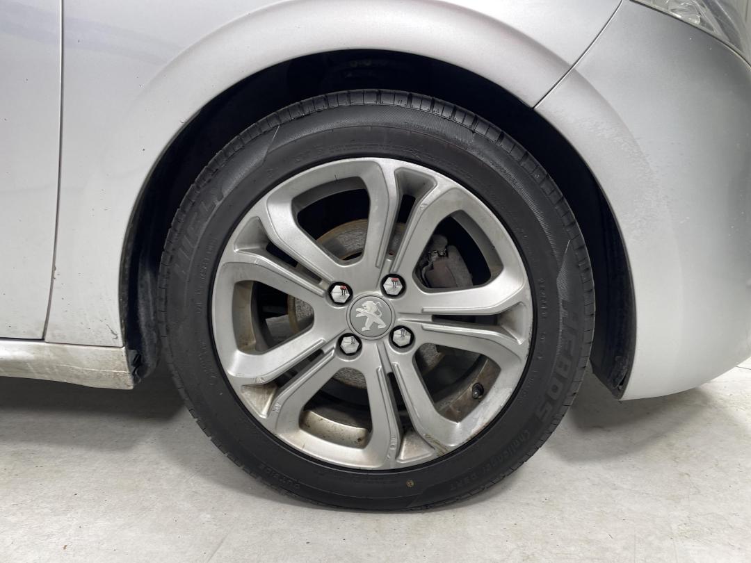 Photo '9' of Peugeot 208