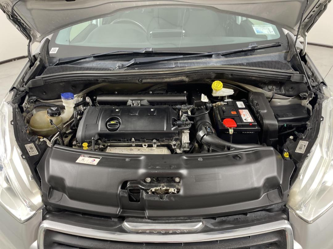 Photo '13' of Peugeot 208