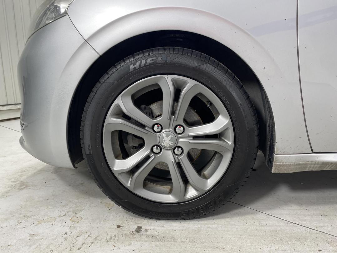 Photo '10' of Peugeot 208