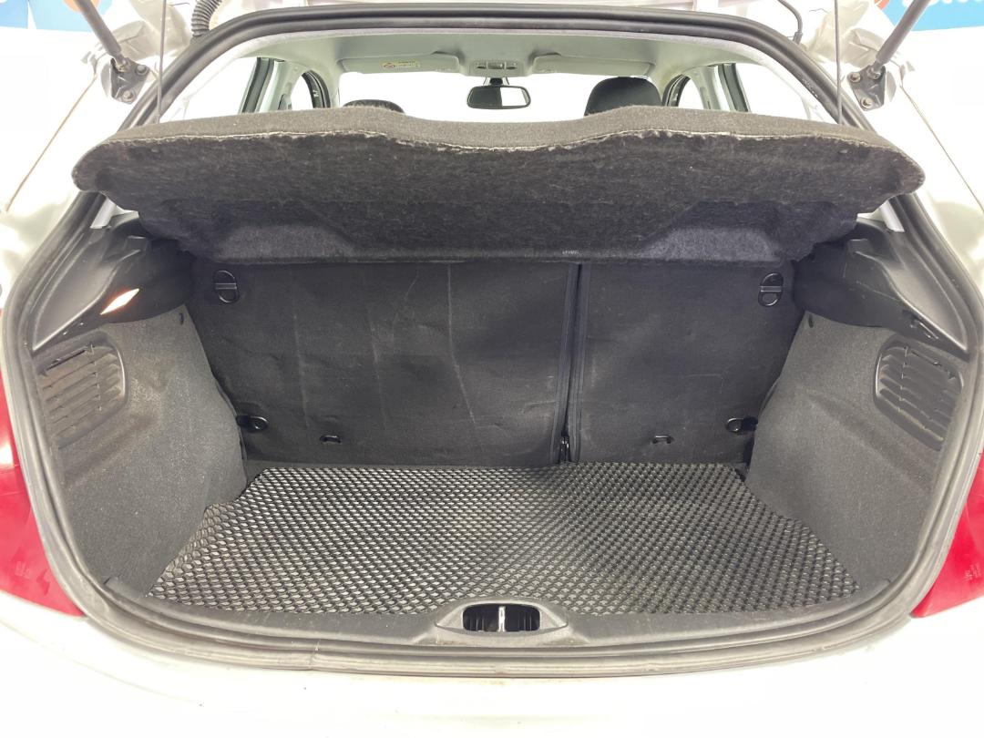 Photo '14' of Peugeot 208