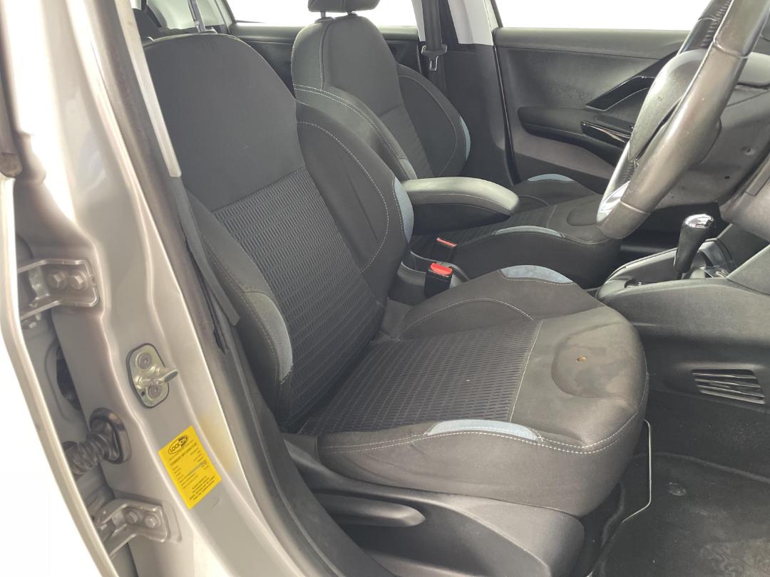 Photo '16' of Peugeot 208