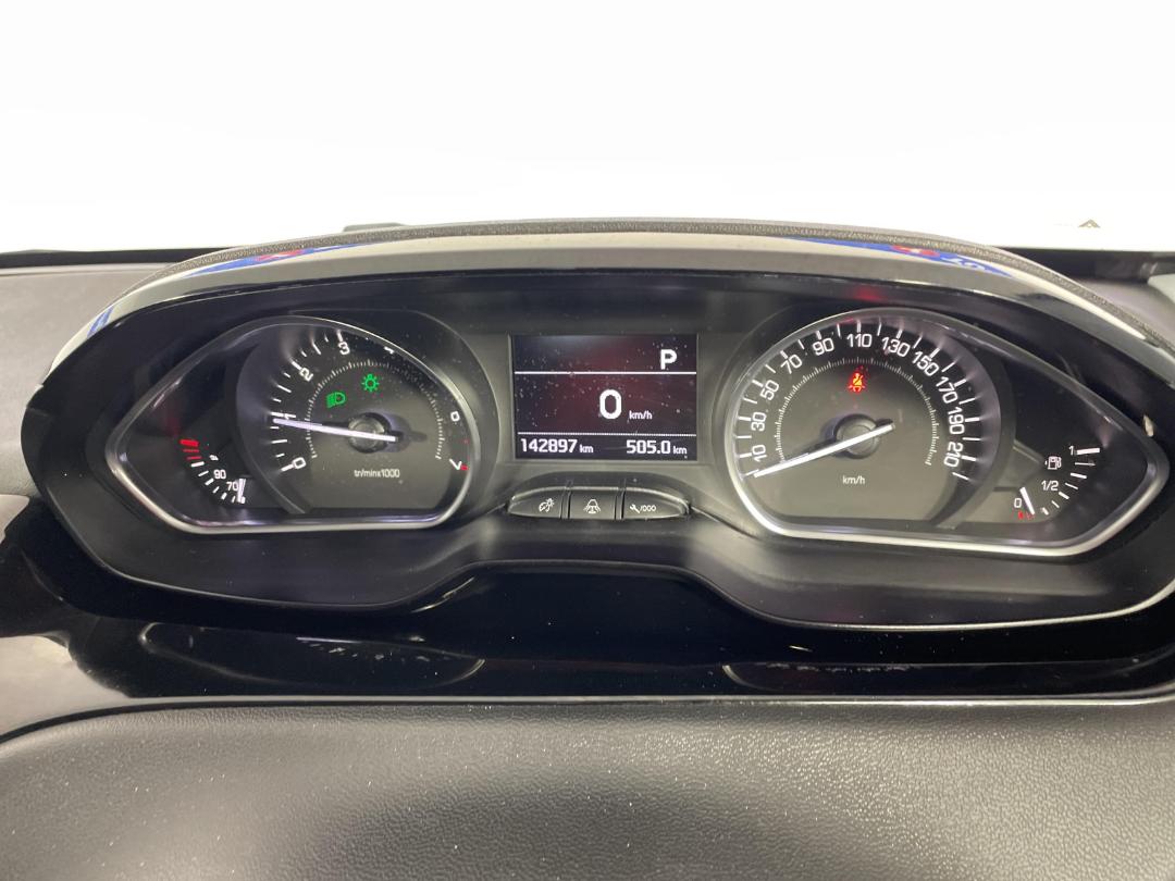 Photo '21' of Peugeot 208