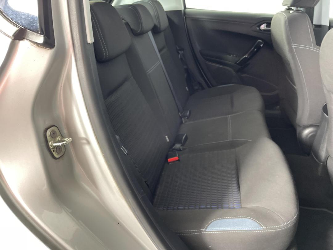 Photo '20' of Peugeot 208