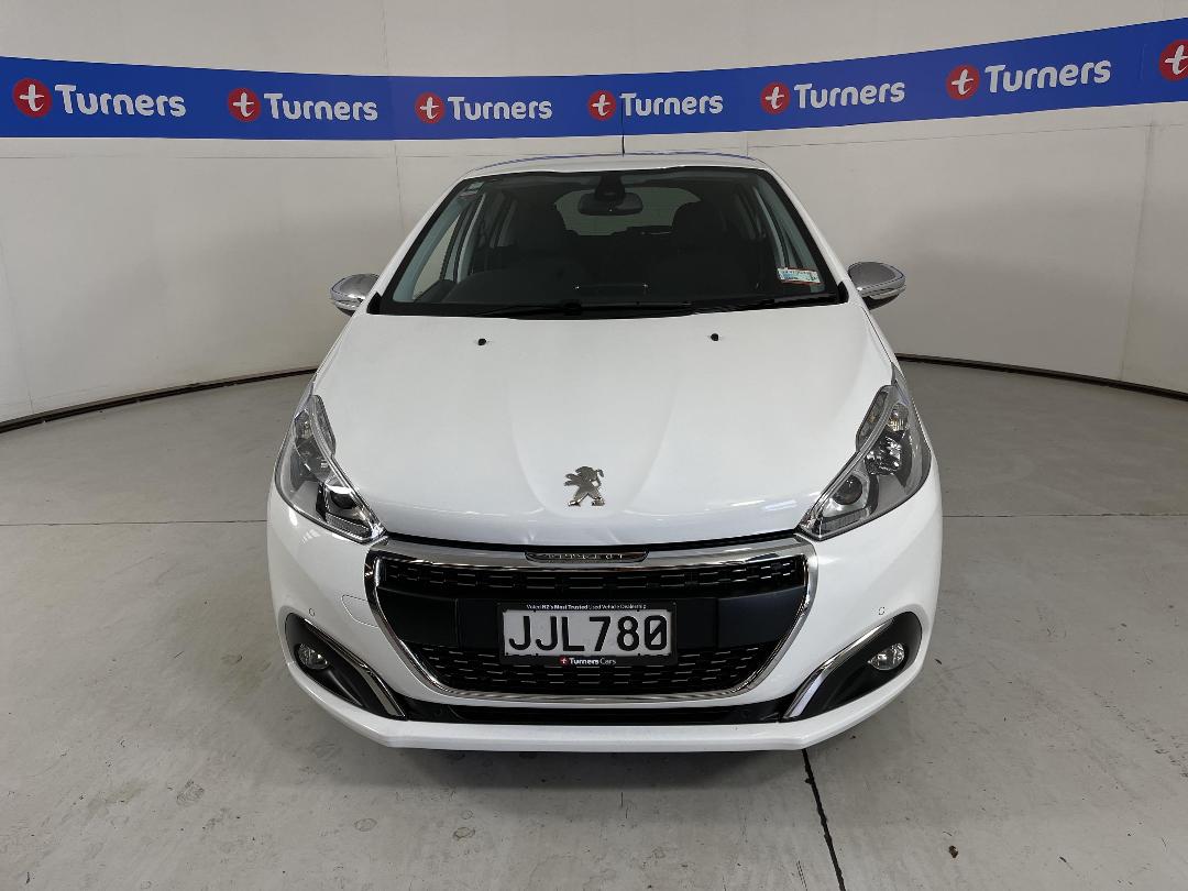 Photo '2' of Peugeot 208 Photo '2' of Peugeot 208