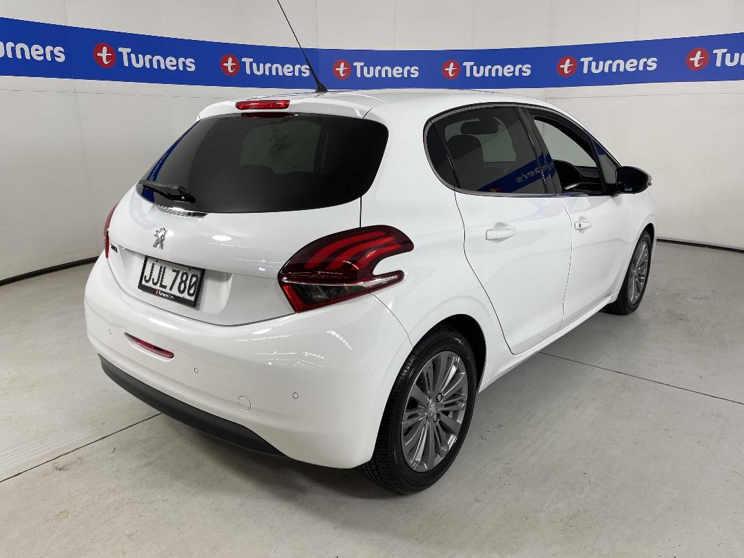 Photo '7' of Peugeot 208 Photo '7' of Peugeot 208