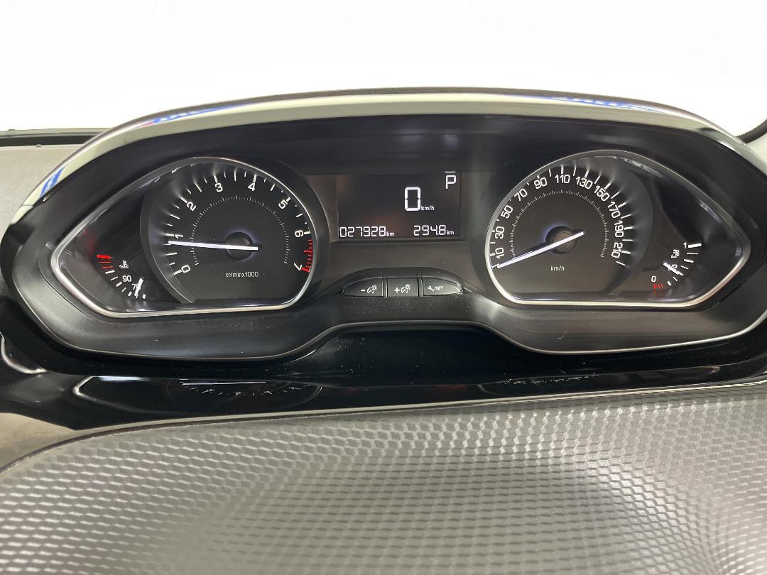 Photo '21' of Peugeot 208 Photo '21' of Peugeot 208