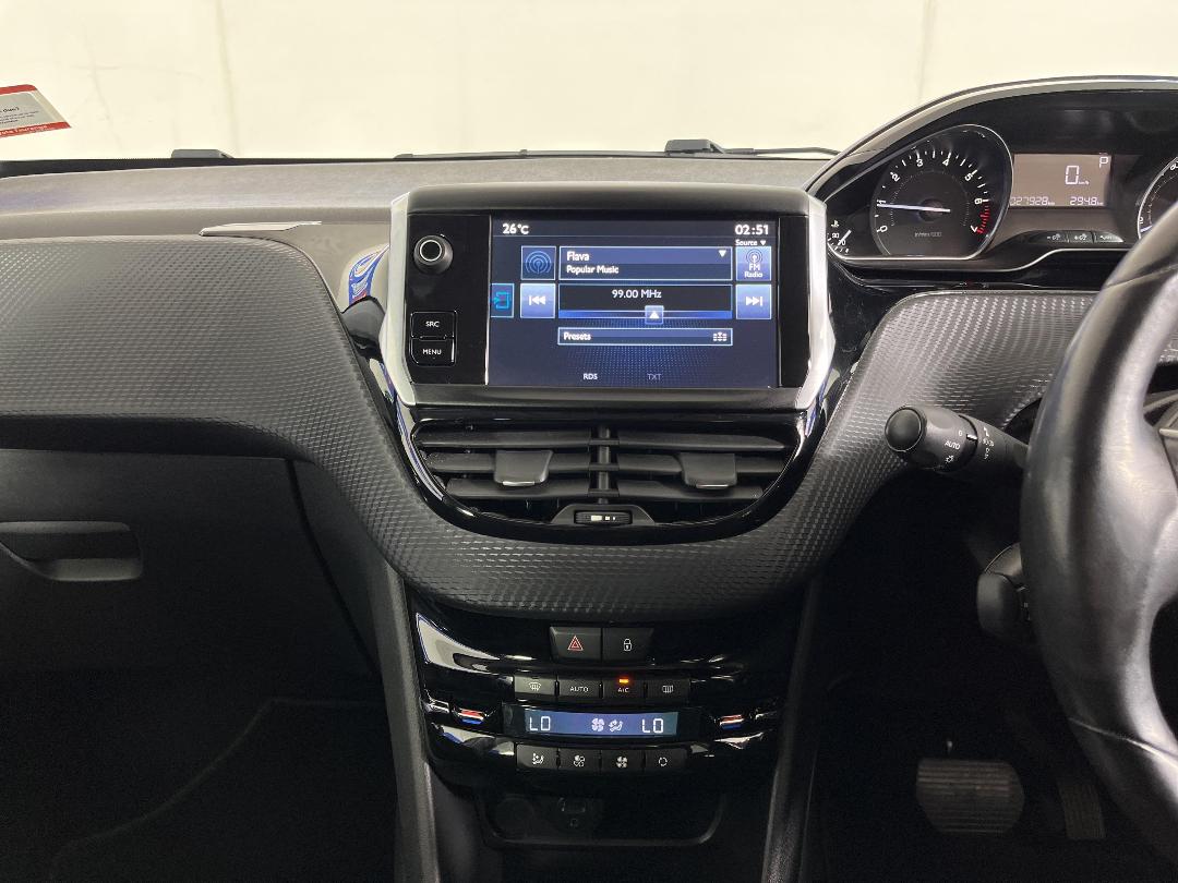 Photo '18' of Peugeot 208 Photo '18' of Peugeot 208